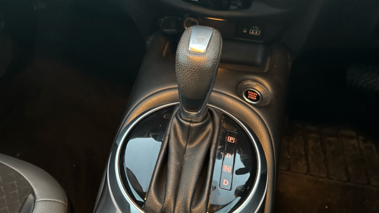 Nissan Juke 1.0 DiG-T 114 N-Connecta 5dr DCT Petrol Hatchback